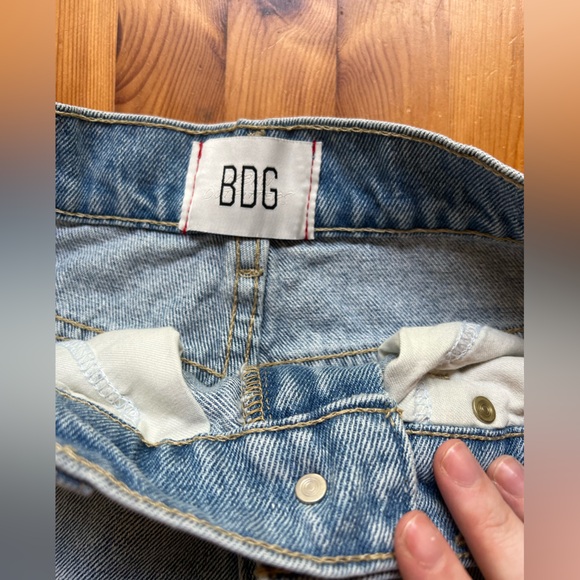 Distressed jeans - Picture 5 of 6